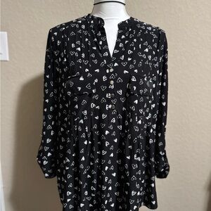 Cocomo W 1X Black Heart Print Women's Top loose fit pit2pit 22” Length 27”